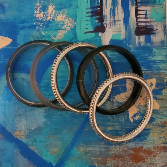 Set of 5 bangles - Picture 2 of 3